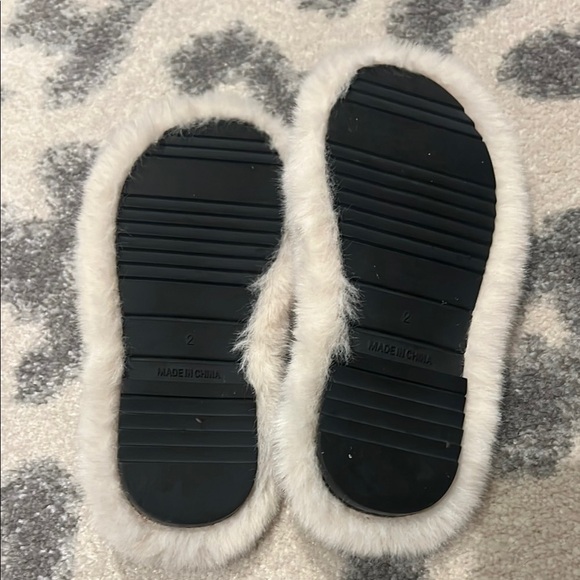 Cream and Gold Plush Slippers with Chain Accent - Picture 3 of 3